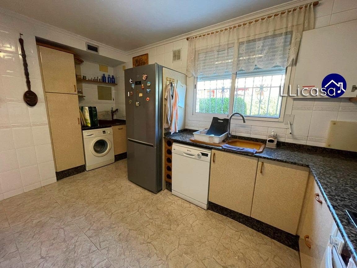 5 soveværelse Villa til salg i Lliria med swimmingpool garage - € 349.000 (Ref: 8710352)