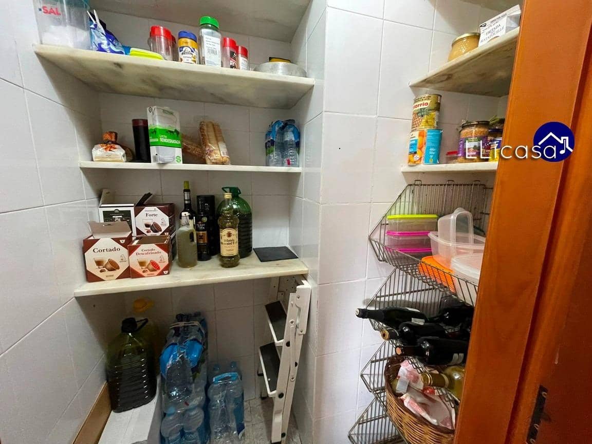 5 soveværelse Villa til salg i Lliria med swimmingpool garage - € 349.000 (Ref: 8710352)