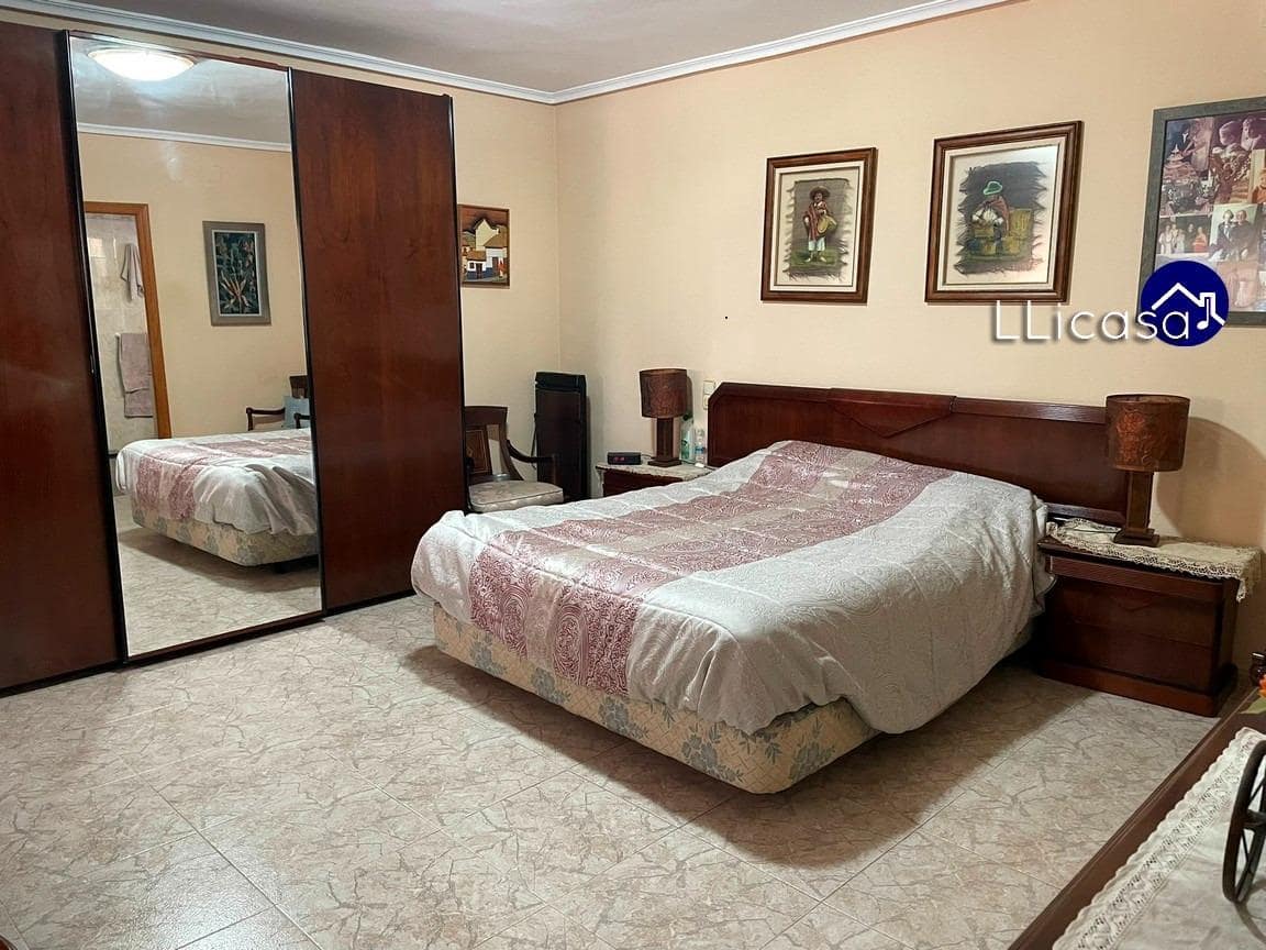 5 soveværelse Villa til salg i Lliria med swimmingpool garage - € 349.000 (Ref: 8710352)