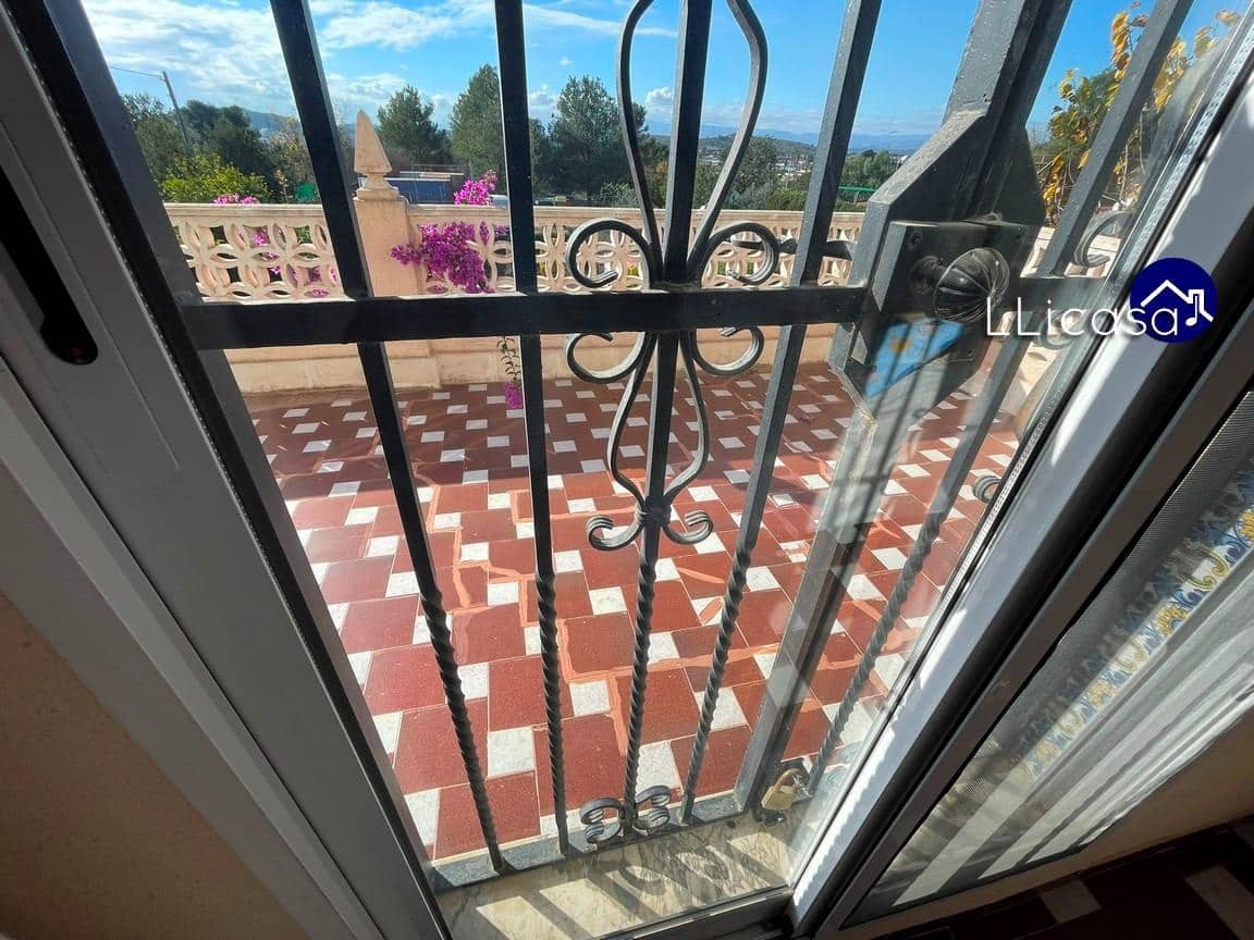 5 soveværelse Villa til salg i Lliria med swimmingpool garage - € 349.000 (Ref: 8710352)