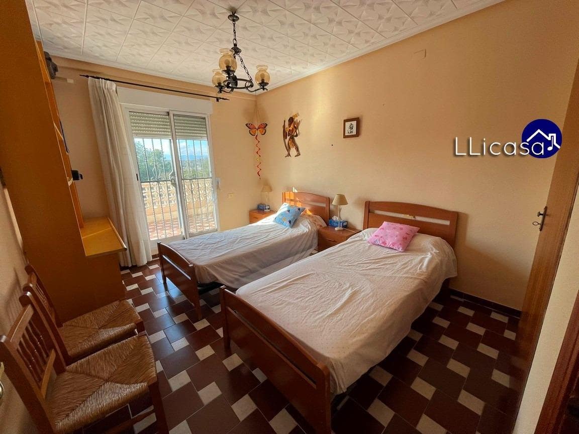 5 soveværelse Villa til salg i Lliria med swimmingpool garage - € 349.000 (Ref: 8710352)