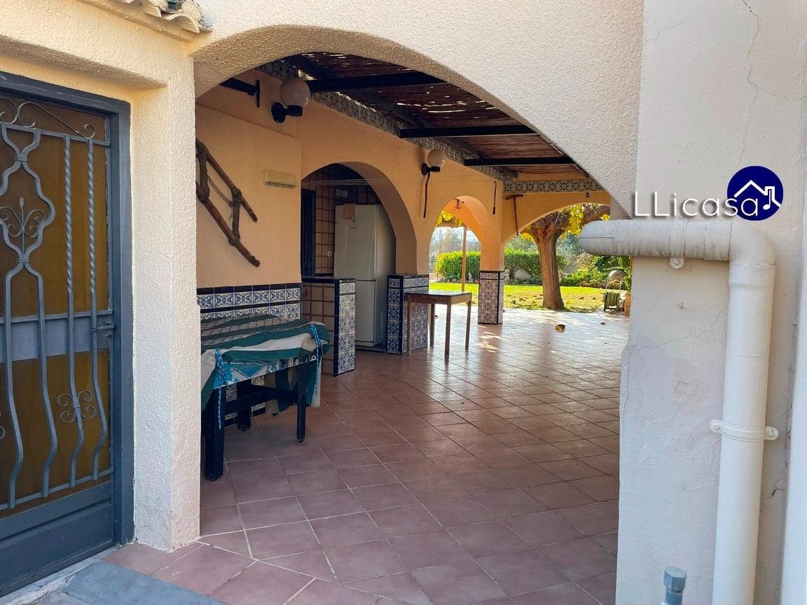 5 soveværelse Villa til salg i Lliria med swimmingpool garage - € 349.000 (Ref: 8710352)