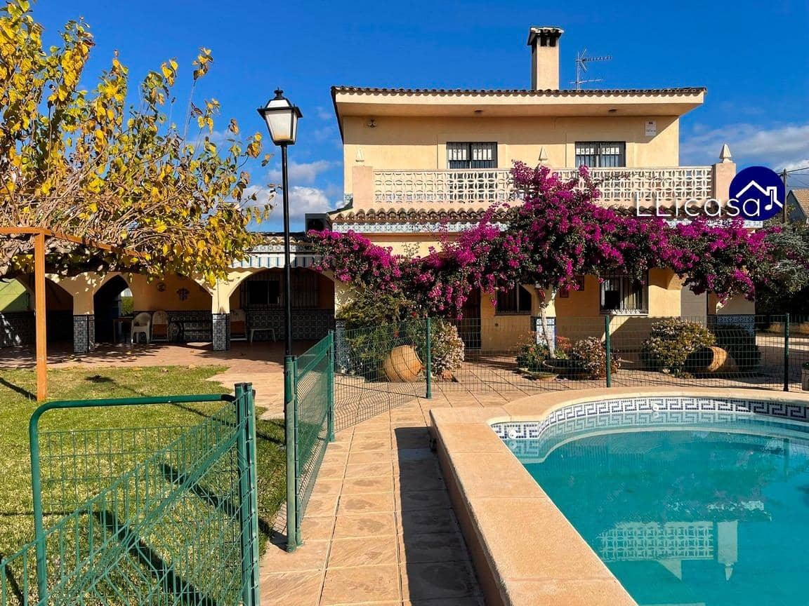 5 soveværelse Villa til salg i Lliria med swimmingpool garage - € 349.000 (Ref: 8710352)