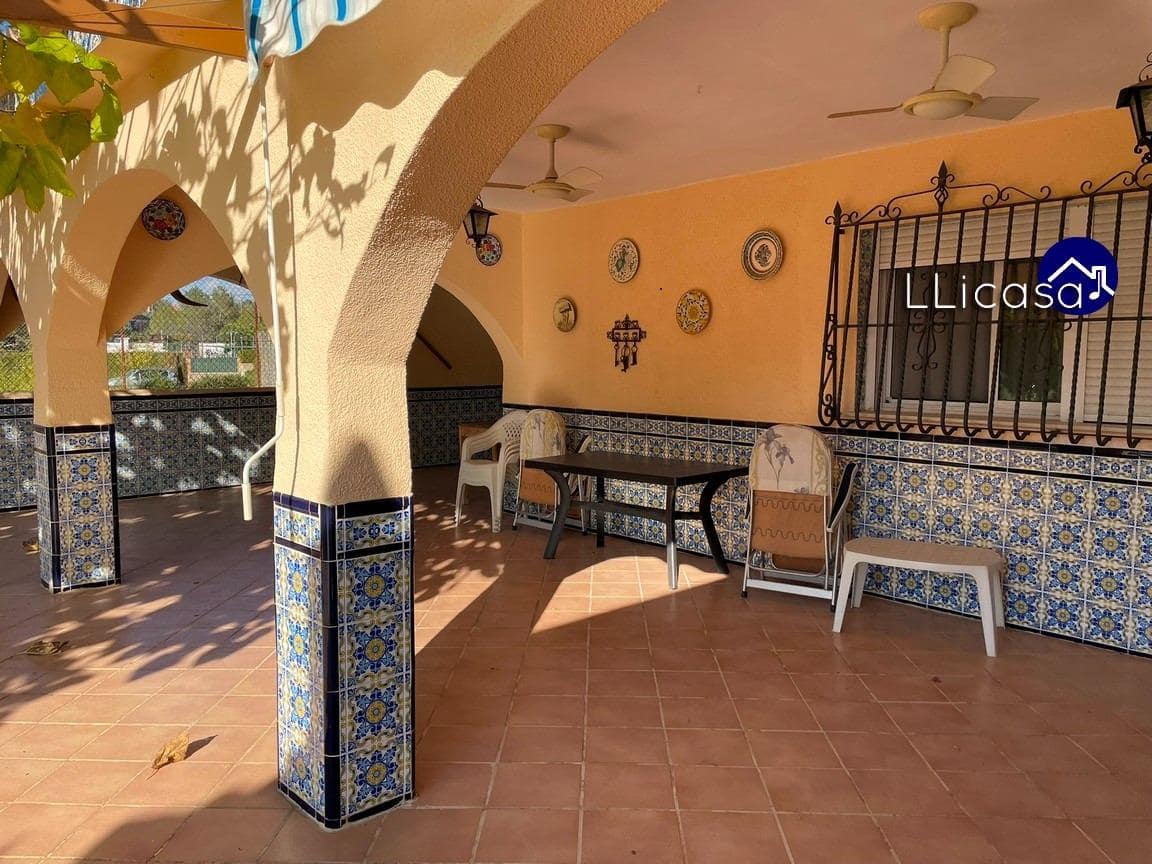 5 soveværelse Villa til salg i Lliria med swimmingpool garage - € 349.000 (Ref: 8710352)