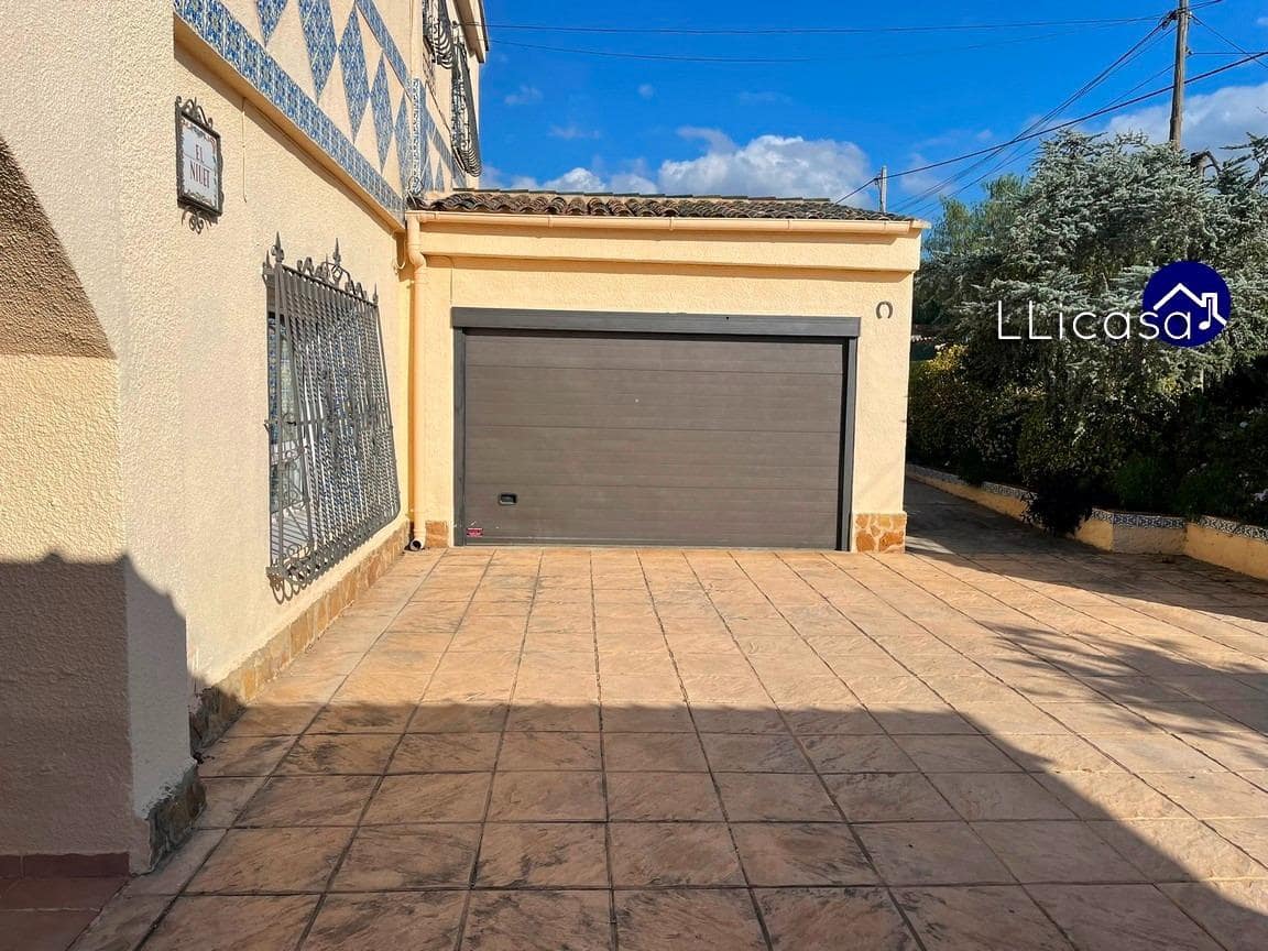 5 soveværelse Villa til salg i Lliria med swimmingpool garage - € 349.000 (Ref: 8710352)