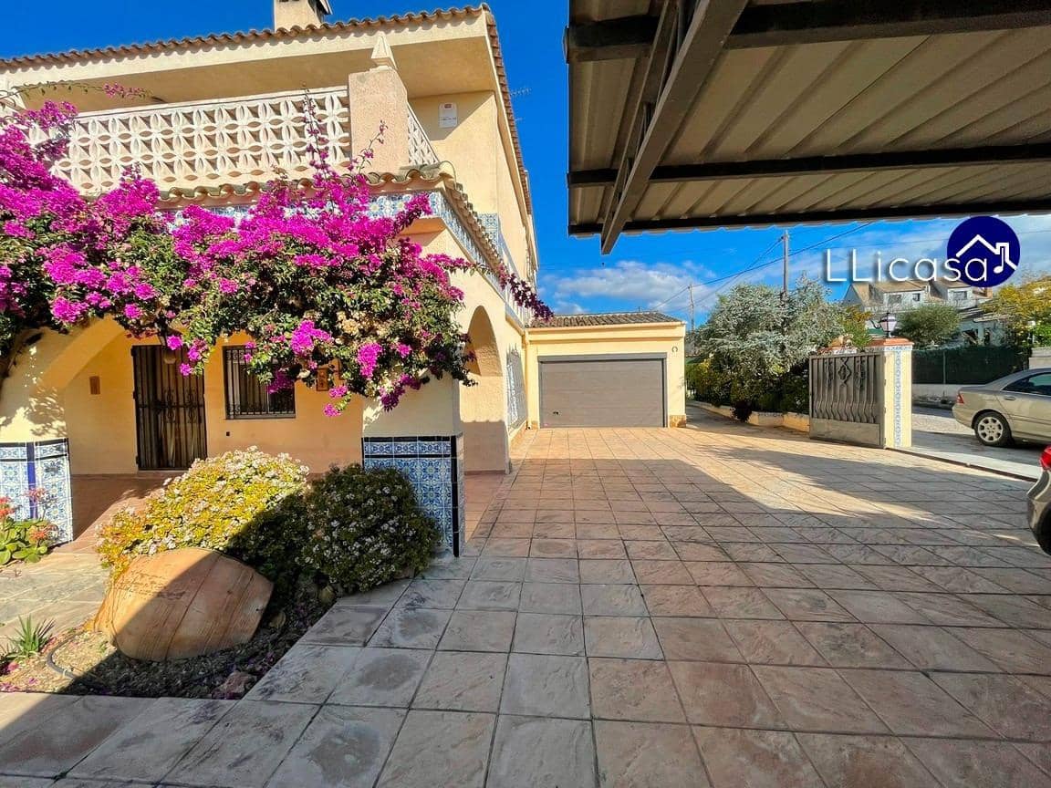 5 soveværelse Villa til salg i Lliria med swimmingpool garage - € 349.000 (Ref: 8710352)