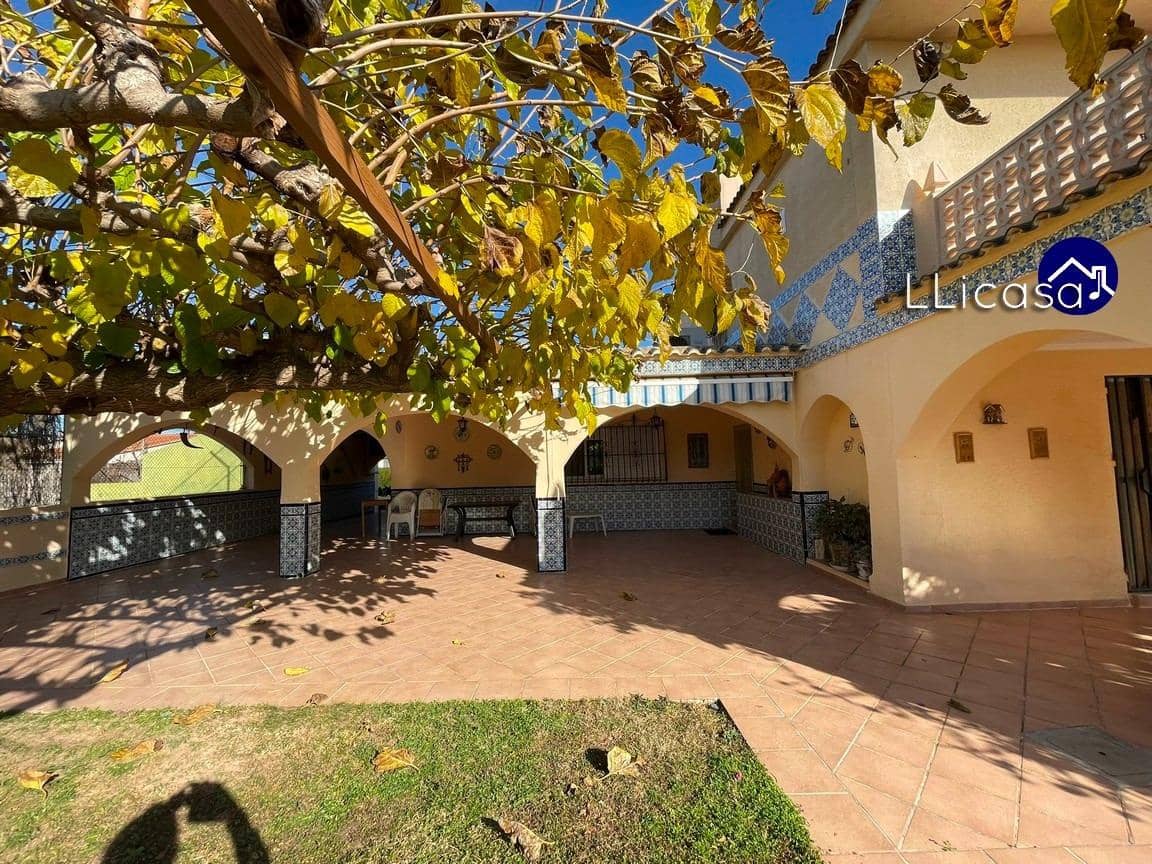 5 soveværelse Villa til salg i Lliria med swimmingpool garage - € 349.000 (Ref: 8710352)