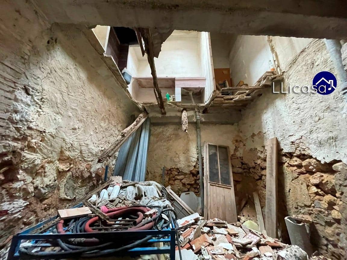 3 soveværelse Byhus til salg i Benisano - € 60.000 (Ref: 8849703)