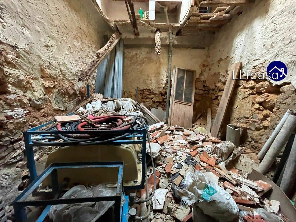 3 soveværelse Byhus til salg i Benisano - € 60.000 (Ref: 8849703)