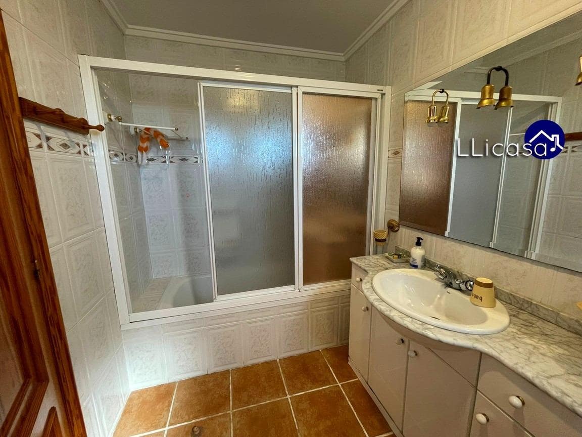 3 soveværelse Villa til salg i La Pobla de Vallbona med swimmingpool - € 349.900 (Ref: 8879821)