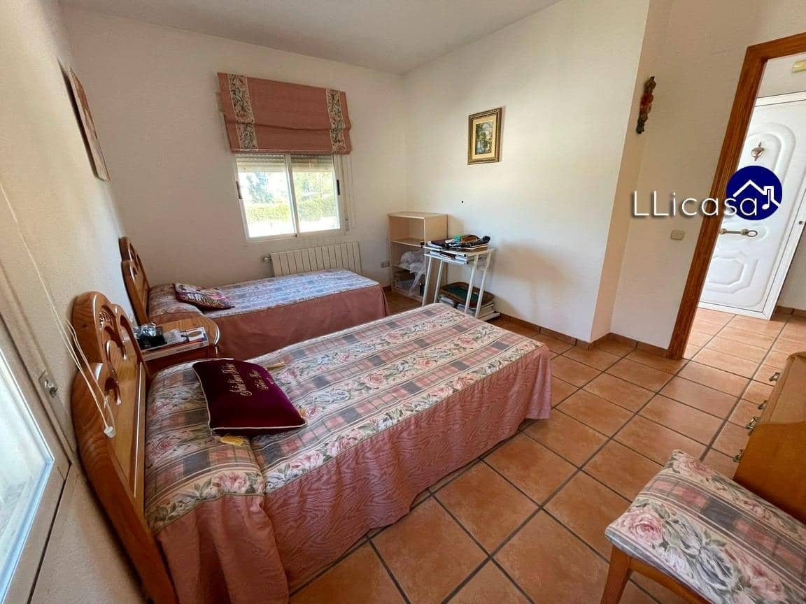 3 soveværelse Villa til salg i La Pobla de Vallbona med swimmingpool - € 349.900 (Ref: 8879821)