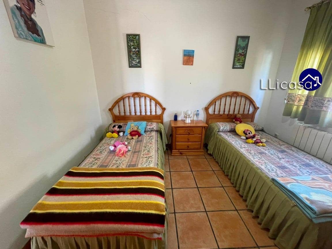 3 soveværelse Villa til salg i La Pobla de Vallbona med swimmingpool - € 349.900 (Ref: 8879821)