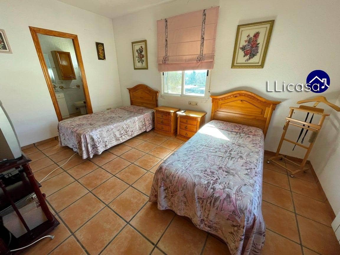 3 soveværelse Villa til salg i La Pobla de Vallbona med swimmingpool - € 349.900 (Ref: 8879821)