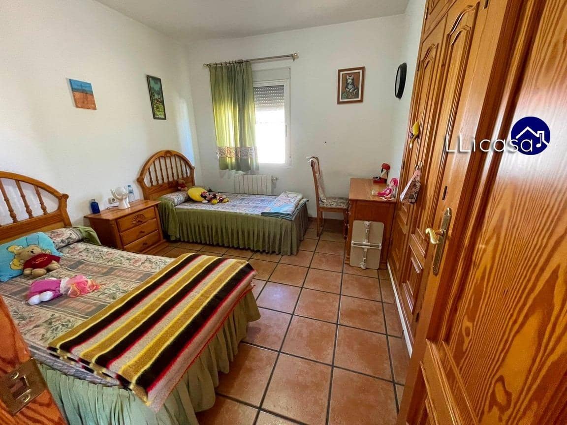 3 soveværelse Villa til salg i La Pobla de Vallbona med swimmingpool - € 349.900 (Ref: 8879821)