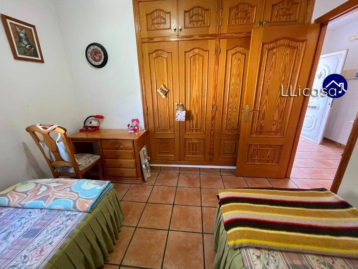 3 soveværelse Villa til salg i La Pobla de Vallbona med swimmingpool - € 349.900 (Ref: 8879821)