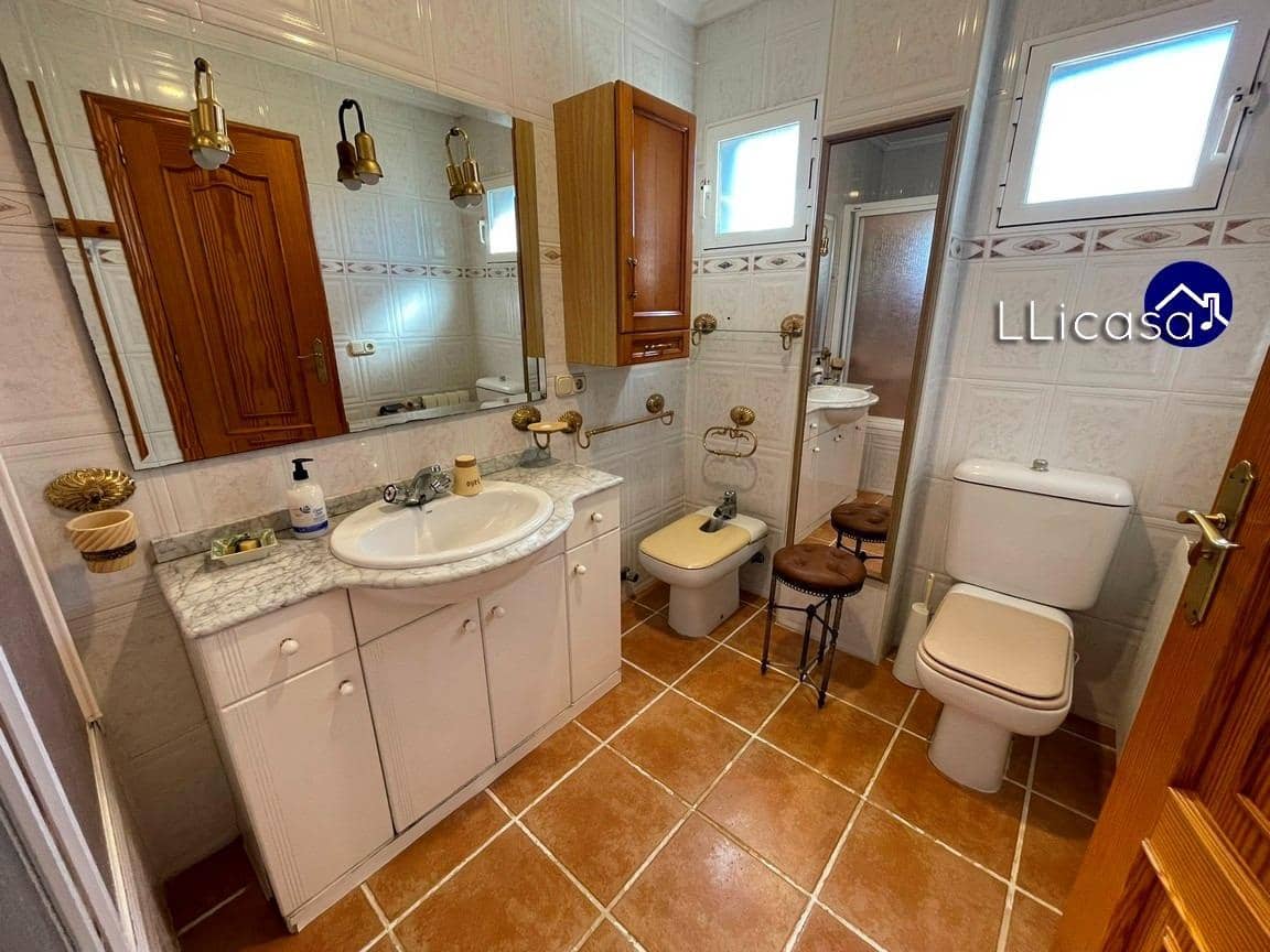 3 soveværelse Villa til salg i La Pobla de Vallbona med swimmingpool - € 349.900 (Ref: 8879821)