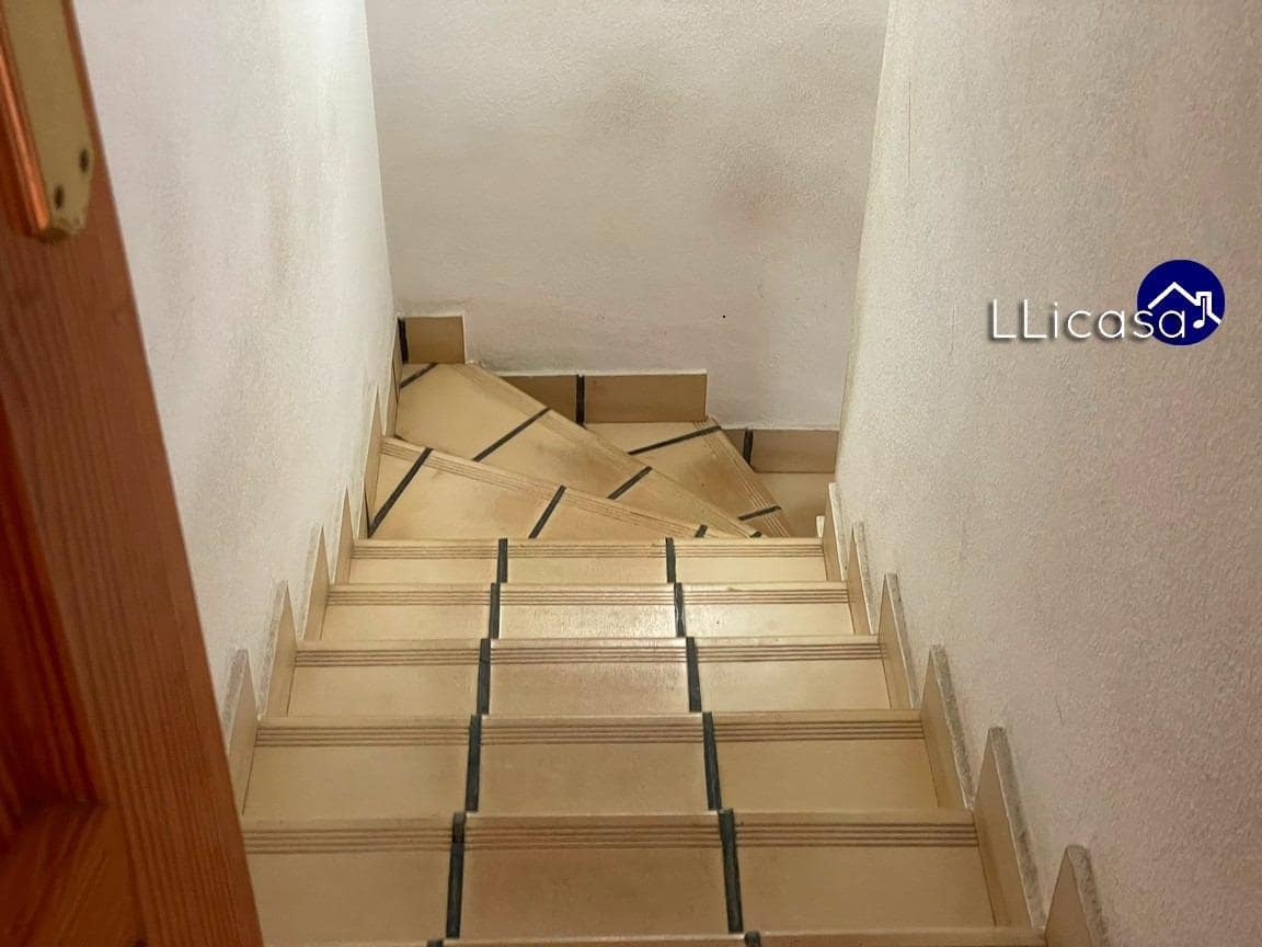 3 soveværelse Villa til salg i La Pobla de Vallbona med swimmingpool - € 349.900 (Ref: 8879821)