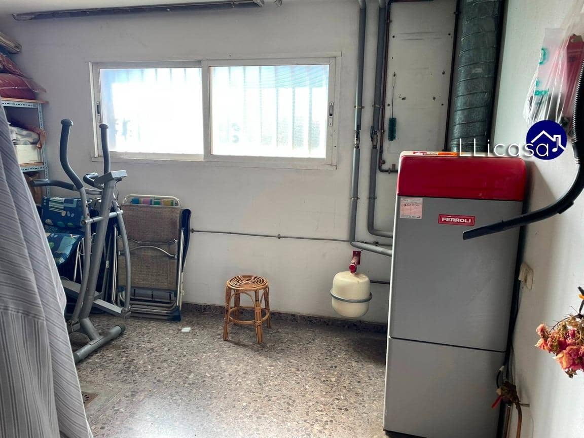 3 soveværelse Villa til salg i La Pobla de Vallbona med swimmingpool - € 349.900 (Ref: 8879821)