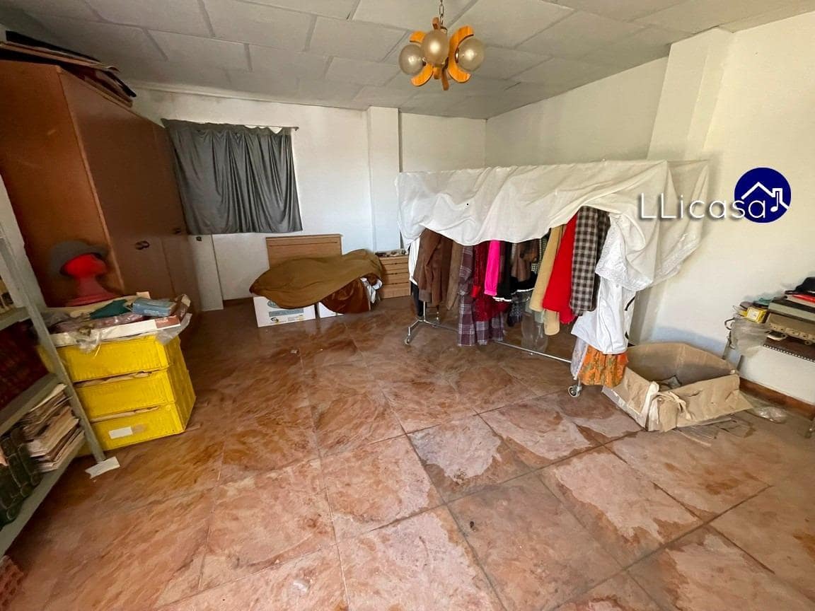 3 soveværelse Villa til salg i La Pobla de Vallbona med swimmingpool - € 349.900 (Ref: 8879821)