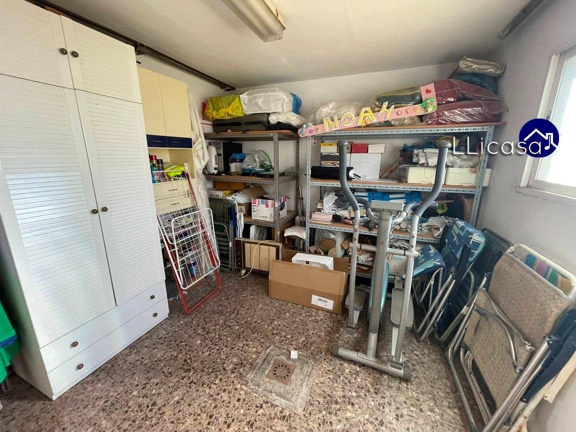 3 soveværelse Villa til salg i La Pobla de Vallbona med swimmingpool - € 349.900 (Ref: 8879821)