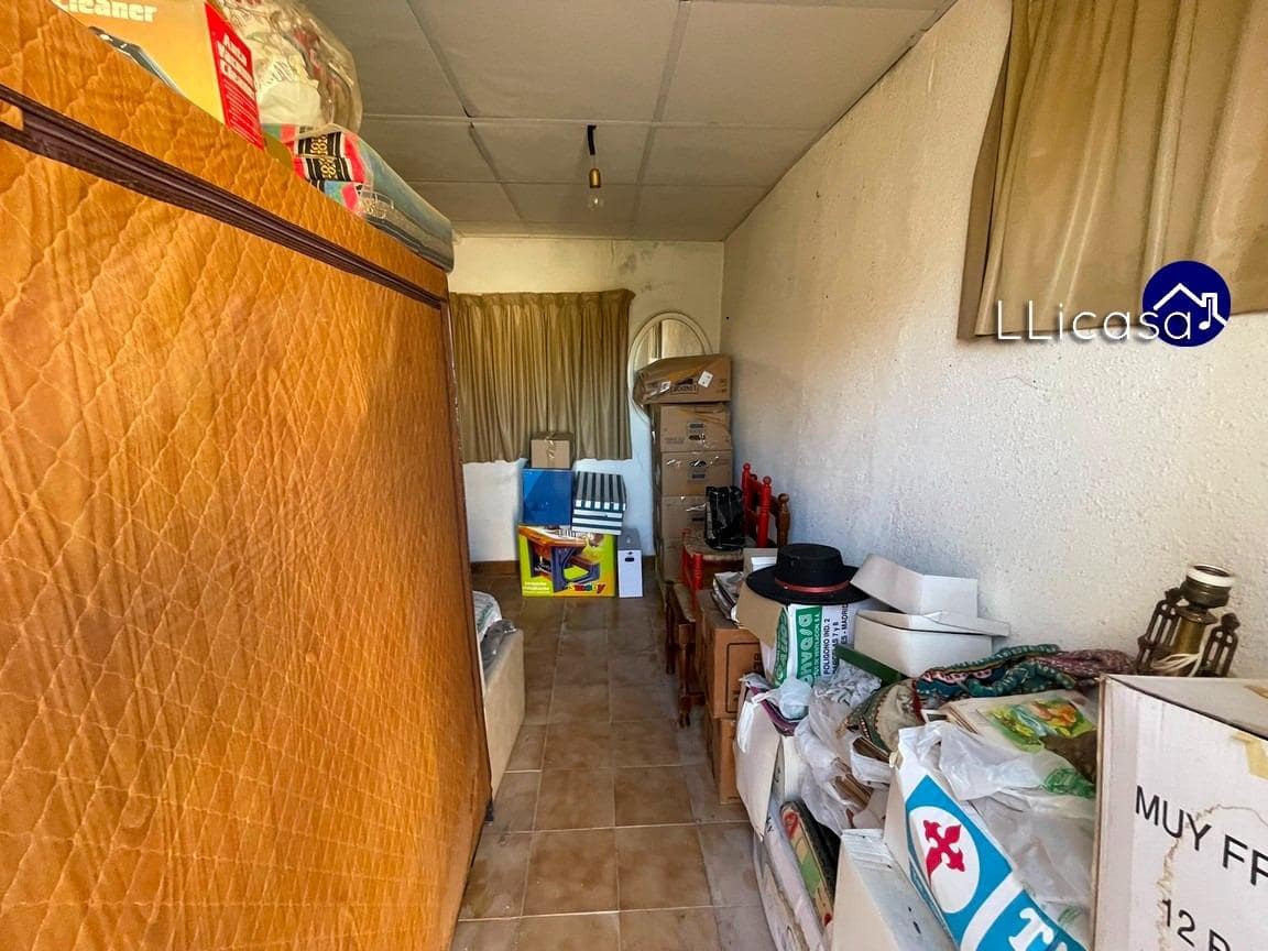 3 soveværelse Villa til salg i La Pobla de Vallbona med swimmingpool - € 349.900 (Ref: 8879821)