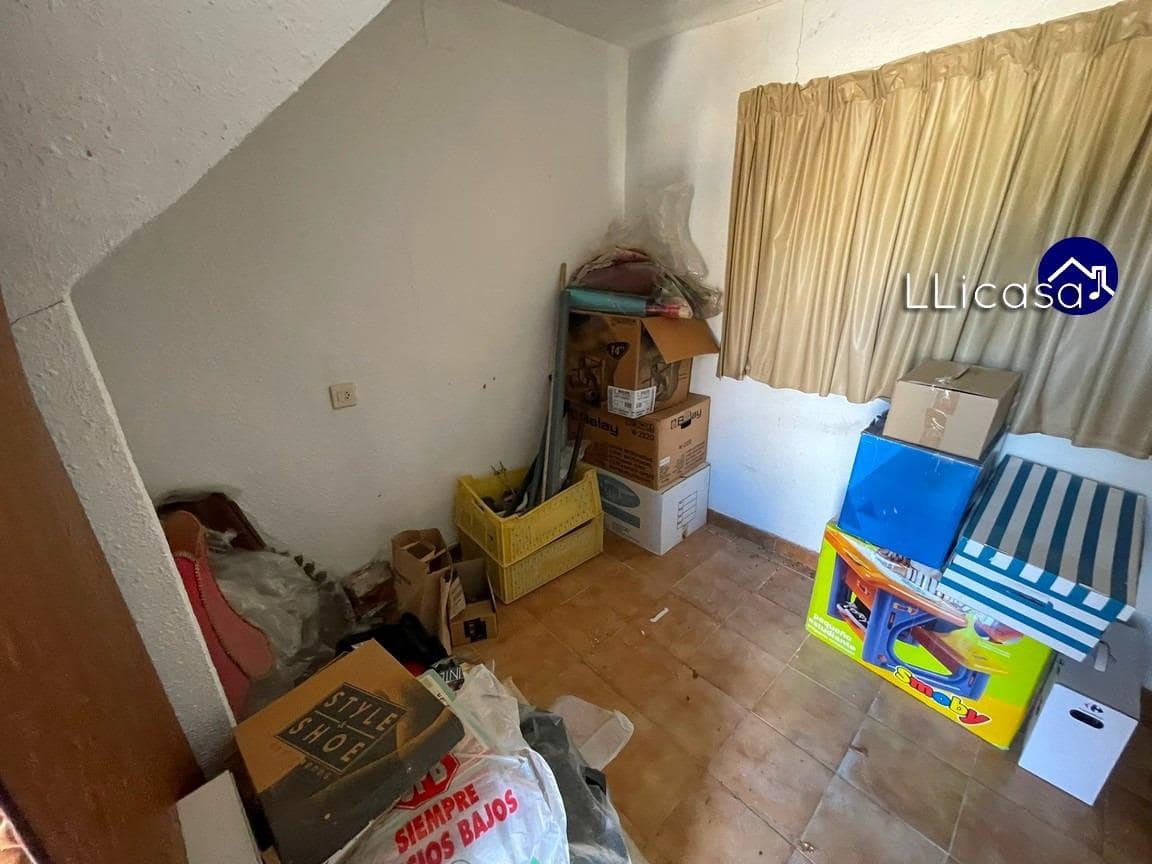 3 soveværelse Villa til salg i La Pobla de Vallbona med swimmingpool - € 349.900 (Ref: 8879821)