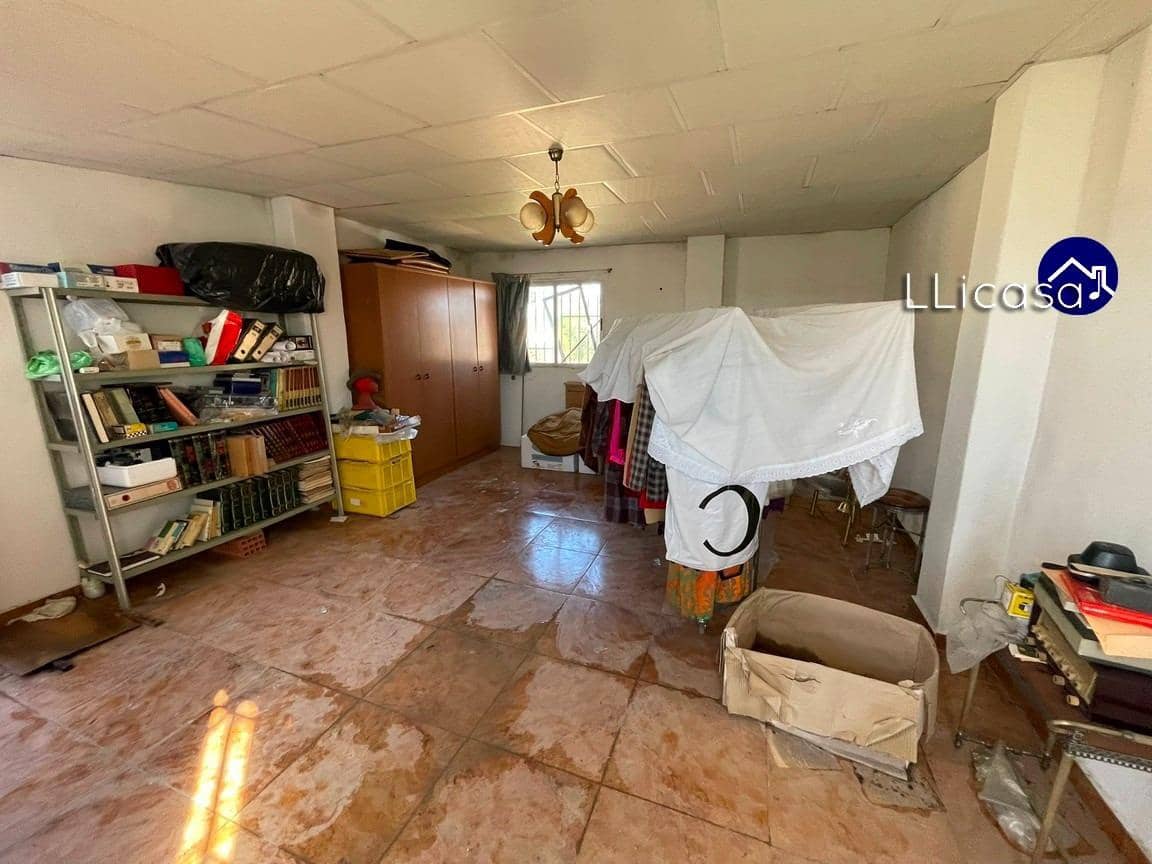 3 soveværelse Villa til salg i La Pobla de Vallbona med swimmingpool - € 349.900 (Ref: 8879821)