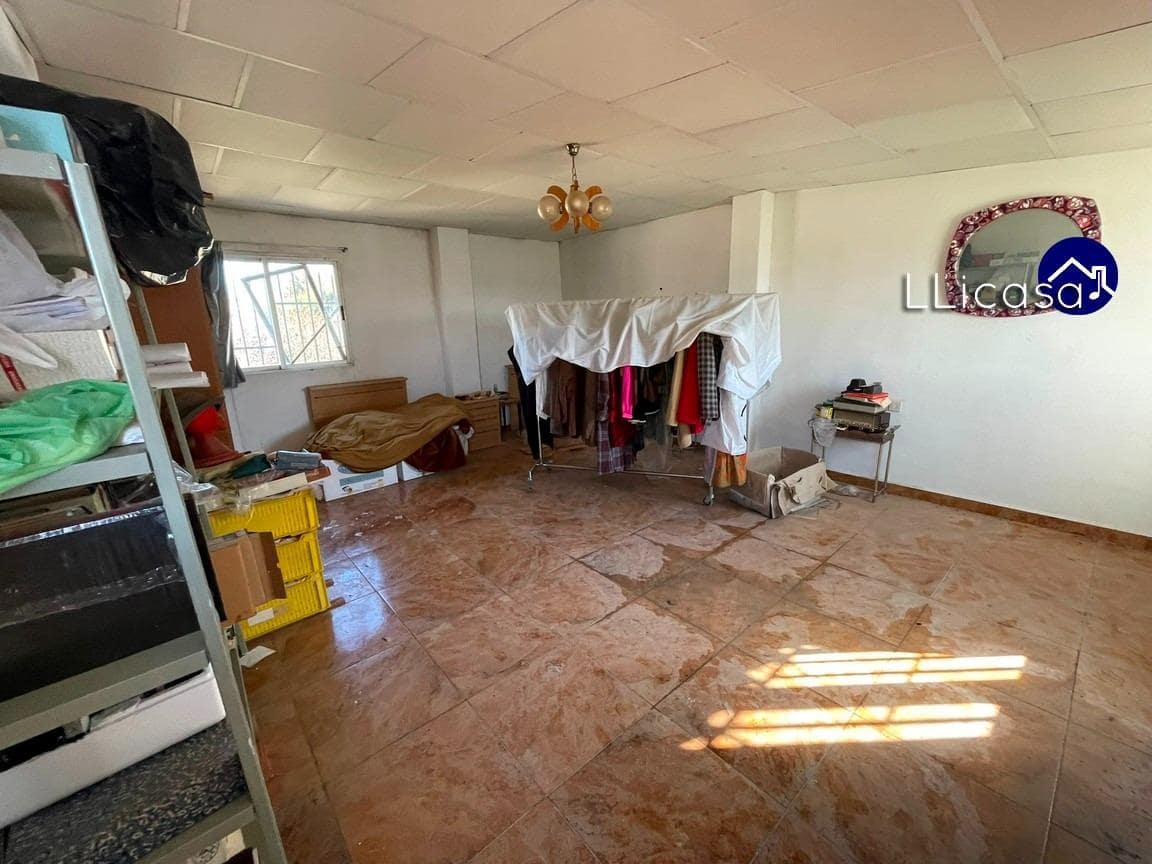 3 soveværelse Villa til salg i La Pobla de Vallbona med swimmingpool - € 349.900 (Ref: 8879821)