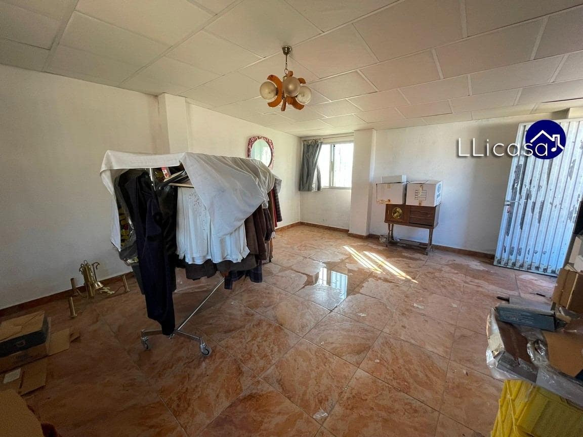 3 soveværelse Villa til salg i La Pobla de Vallbona med swimmingpool - € 349.900 (Ref: 8879821)