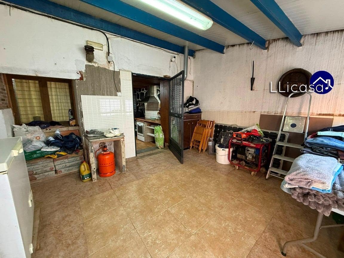 6 soveværelse Byhus til salg i Requena - € 149.900 (Ref: 8960239)