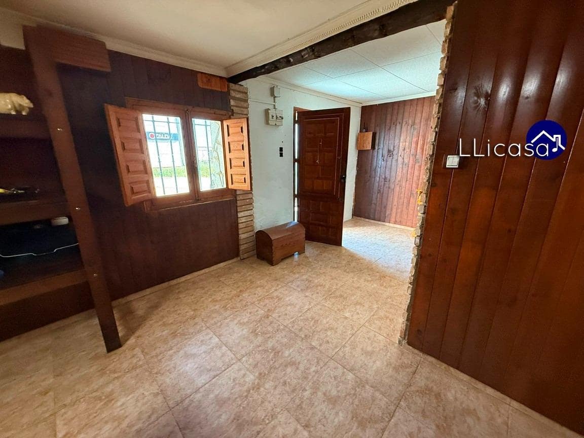 6 soveværelse Byhus til salg i Requena - € 149.900 (Ref: 8960239)