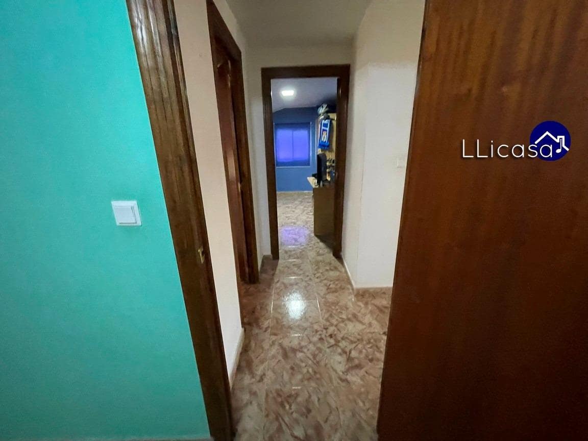 6 soveværelse Byhus til salg i Requena - € 149.900 (Ref: 8960239)