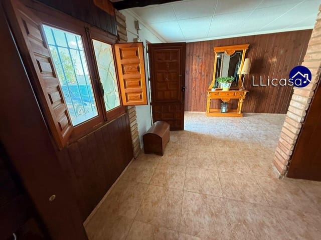 6 soveværelse Byhus til salg i Requena - € 149.900 (Ref: 8960239)