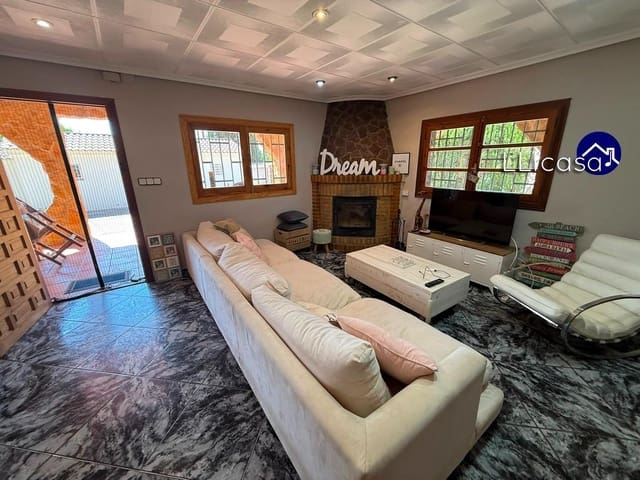 5 bedroom Villa for sale in Llíria with pool - € 239,900 (Ref: 9130368)