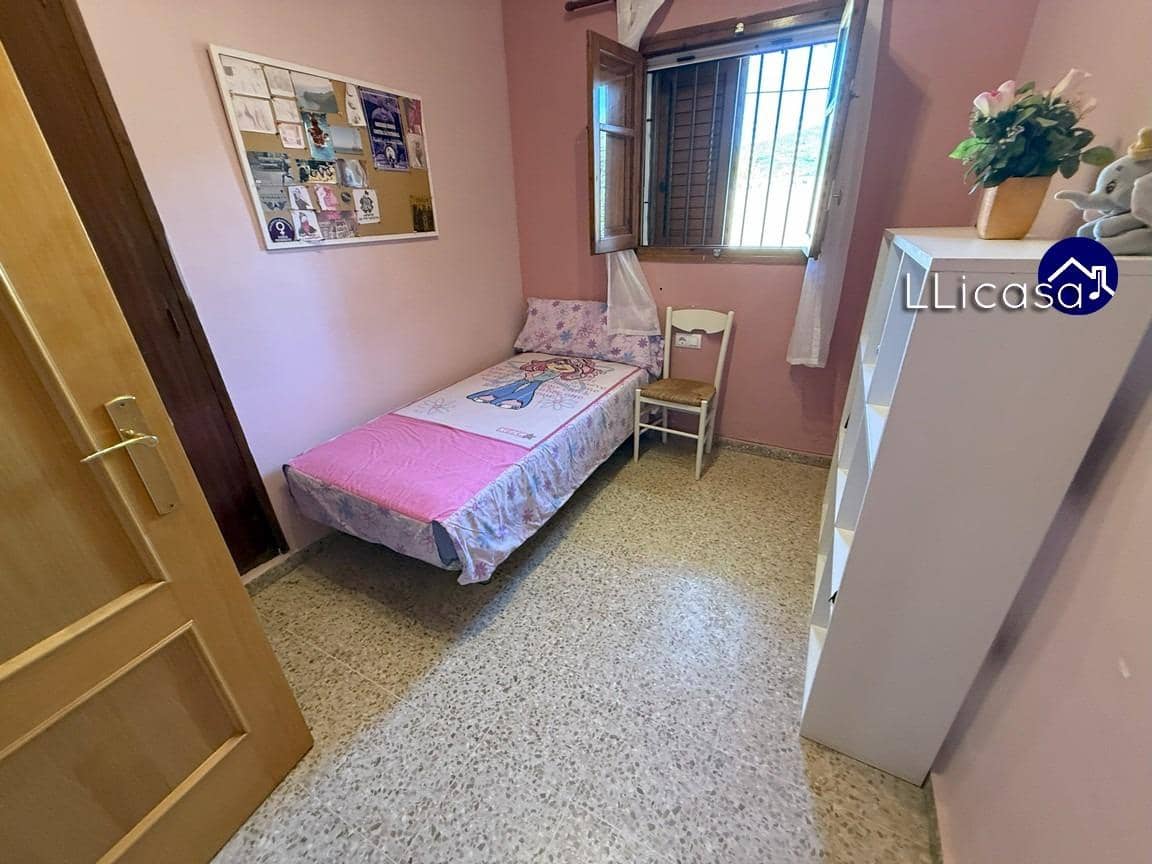 4 slaapkamer Villa te koop in Macastre - € 185.000 (Ref: 9247075)