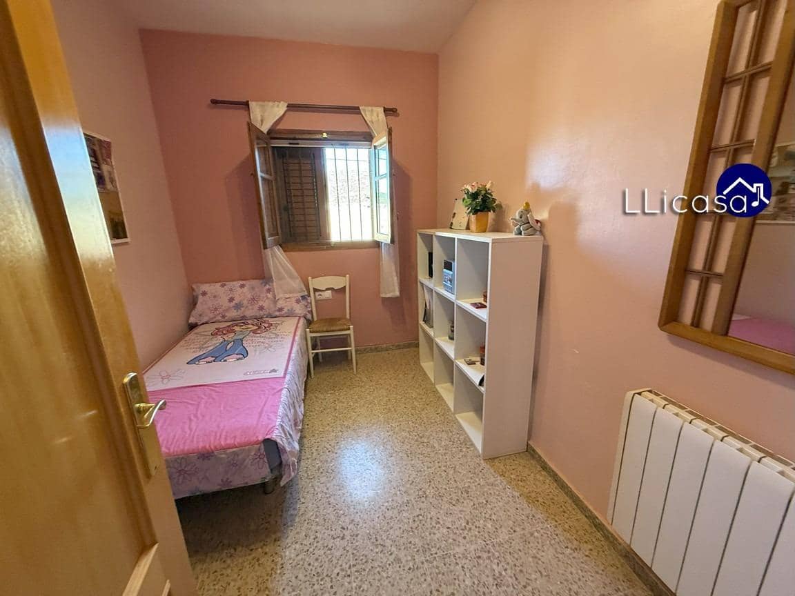 4 slaapkamer Villa te koop in Macastre - € 185.000 (Ref: 9247075)