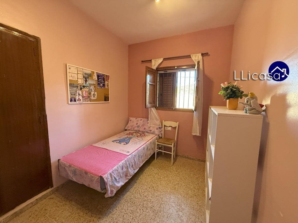 4 slaapkamer Villa te koop in Macastre - € 185.000 (Ref: 9247075)