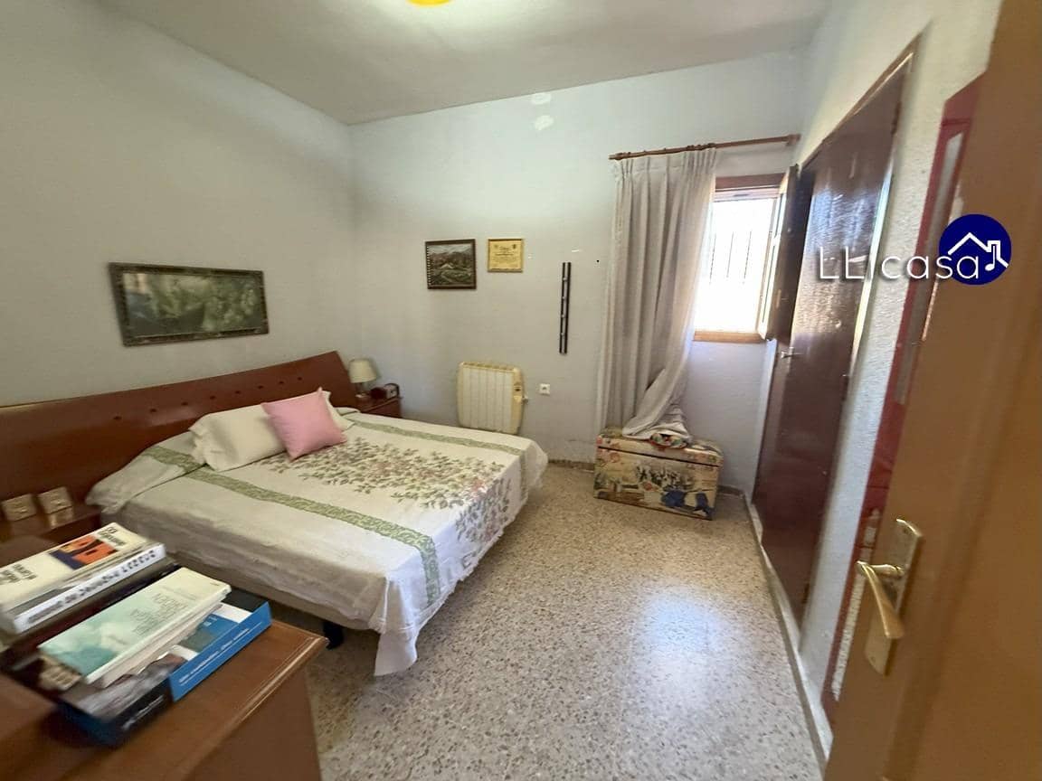 4 slaapkamer Villa te koop in Macastre - € 185.000 (Ref: 9247075)