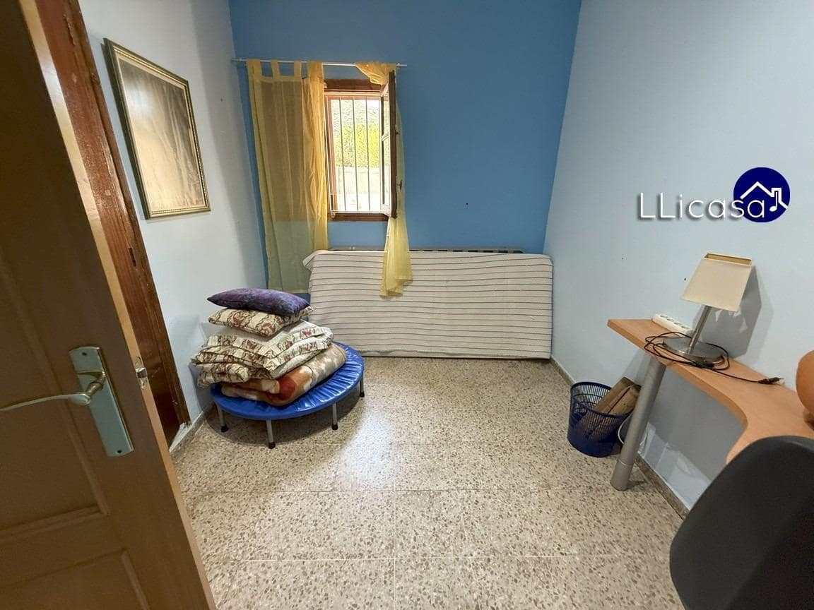 4 slaapkamer Villa te koop in Macastre - € 185.000 (Ref: 9247075)