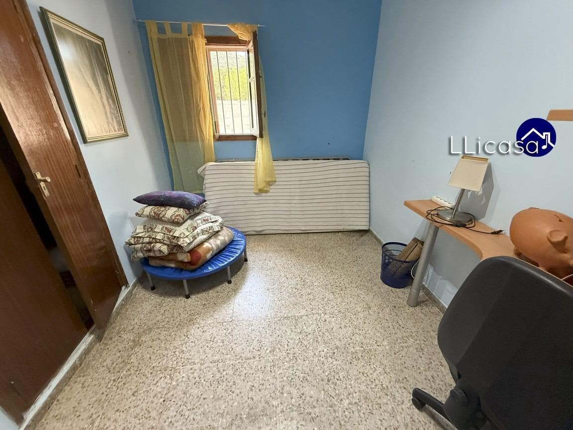 4 slaapkamer Villa te koop in Macastre - € 185.000 (Ref: 9247075)