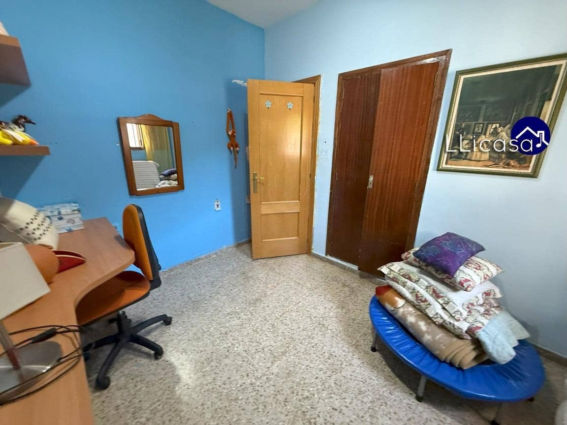 4 slaapkamer Villa te koop in Macastre - € 185.000 (Ref: 9247075)