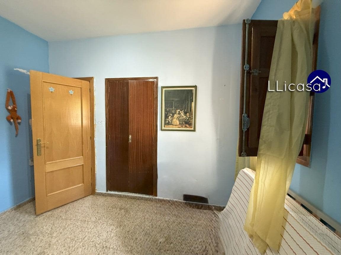 4 slaapkamer Villa te koop in Macastre - € 185.000 (Ref: 9247075)