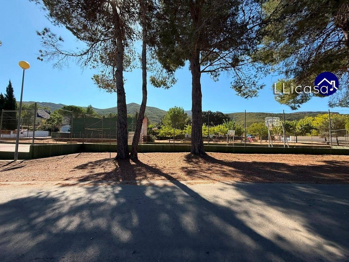 4 slaapkamer Villa te koop in Macastre - € 185.000 (Ref: 9247075)