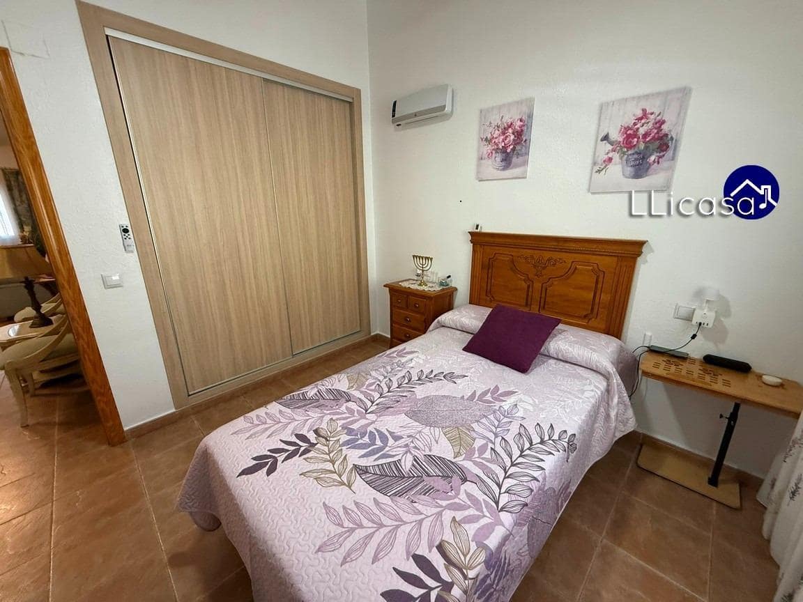 3 sypialnia Dom blizniak na sprzedaż w La Pobla de Vallbona z basenem - 385 000 € (Ref: 9303701)