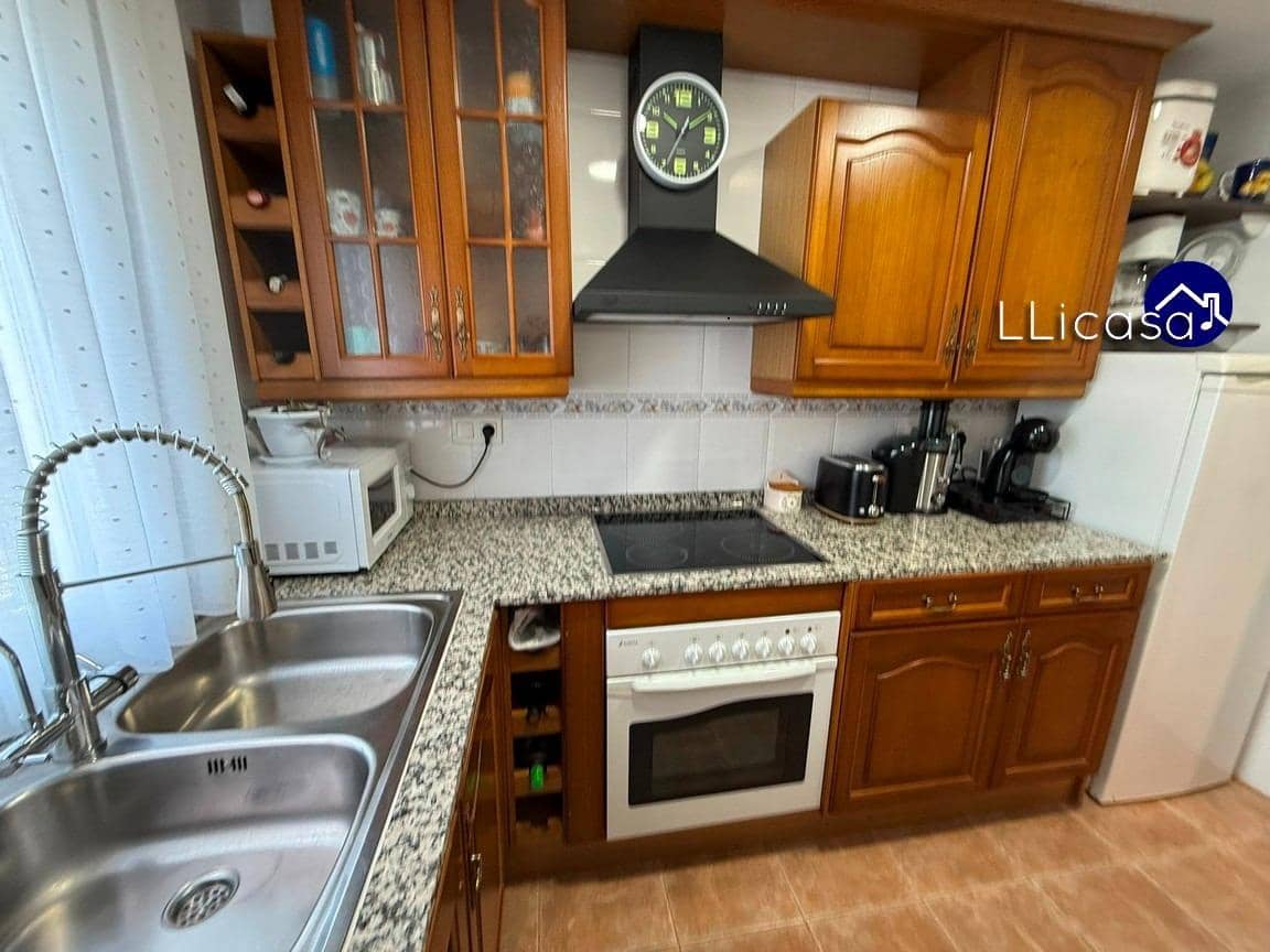 3 sypialnia Dom blizniak na sprzedaż w La Pobla de Vallbona z basenem - 385 000 € (Ref: 9303701)