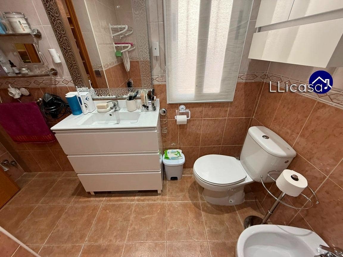 3 sypialnia Dom blizniak na sprzedaż w La Pobla de Vallbona z basenem - 385 000 € (Ref: 9303701)