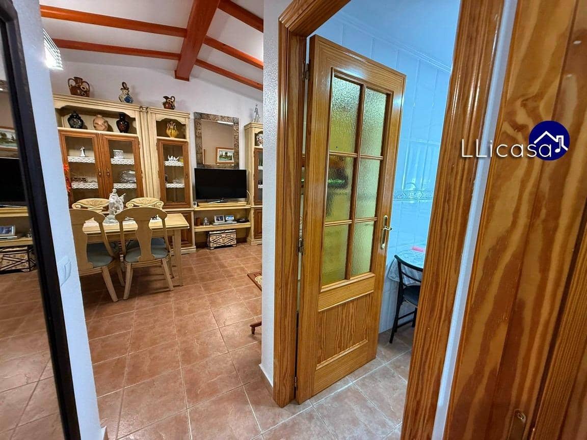 3 sypialnia Dom blizniak na sprzedaż w La Pobla de Vallbona z basenem - 385 000 € (Ref: 9303701)