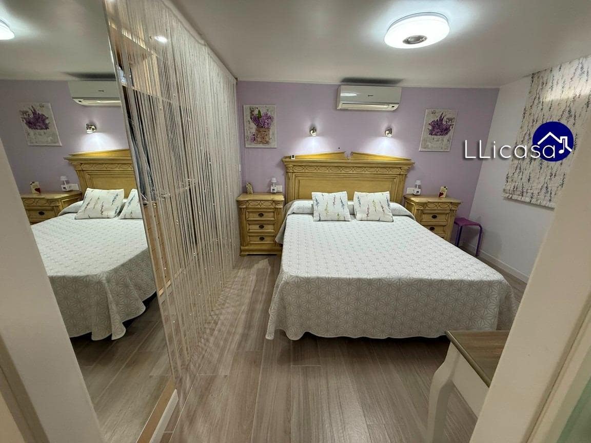 3 sypialnia Dom blizniak na sprzedaż w La Pobla de Vallbona z basenem - 385 000 € (Ref: 9303701)