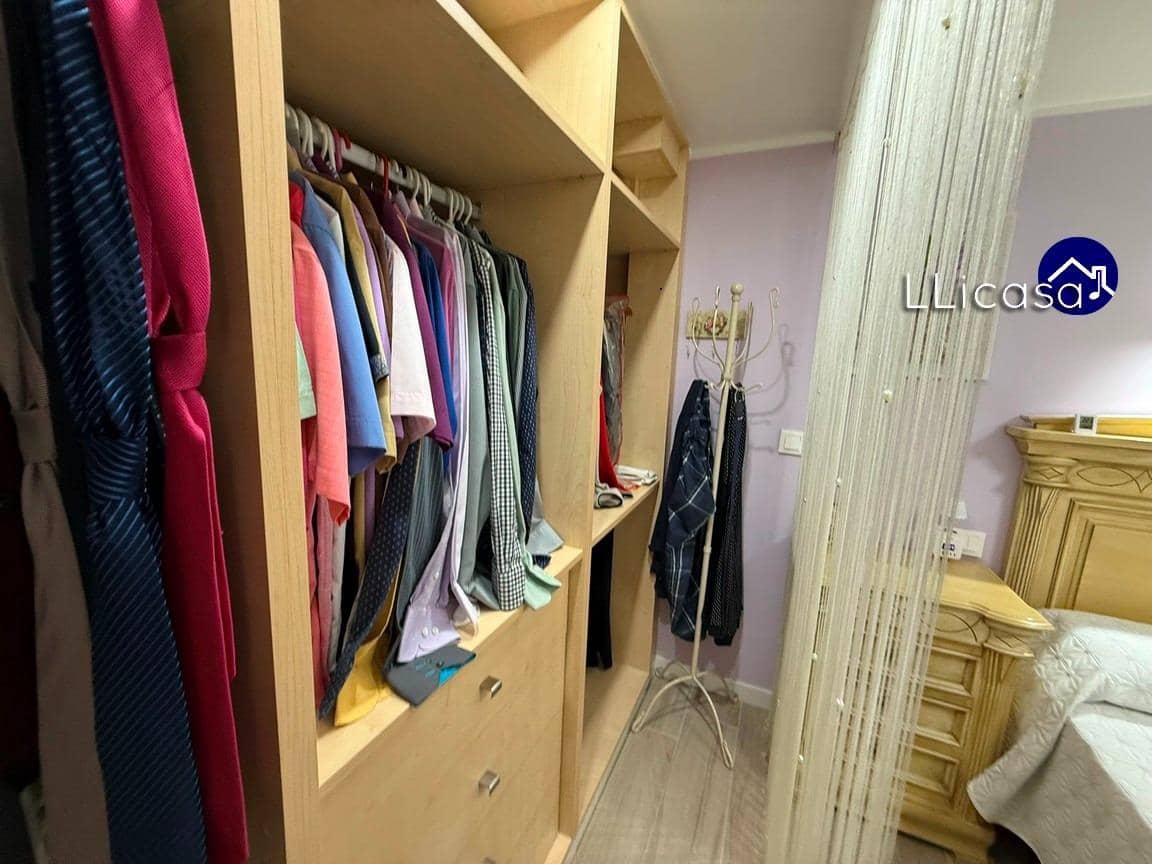 3 sypialnia Dom blizniak na sprzedaż w La Pobla de Vallbona z basenem - 385 000 € (Ref: 9303701)