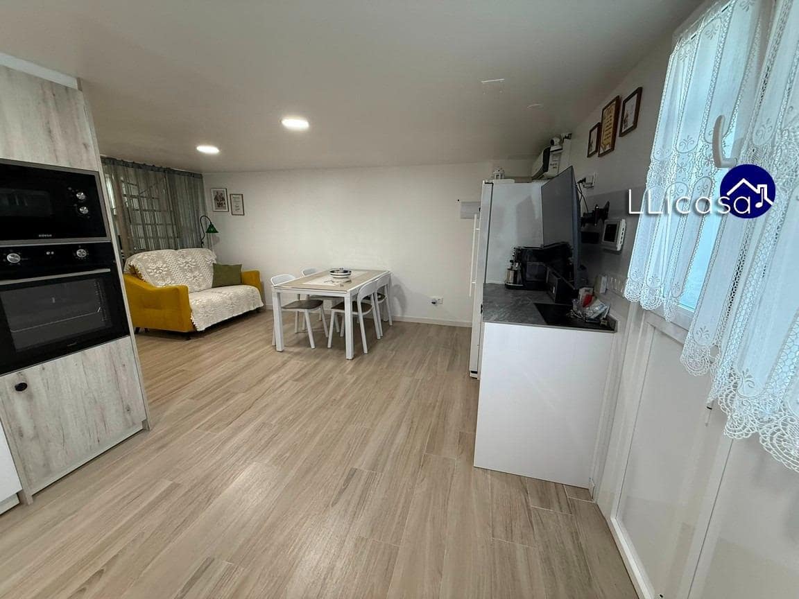 3 sypialnia Dom blizniak na sprzedaż w La Pobla de Vallbona z basenem - 385 000 € (Ref: 9303701)